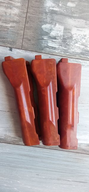 NOS bakelite Polish Tantal lower Handguard, Fabryka Broni Radom Armory (circle 11).