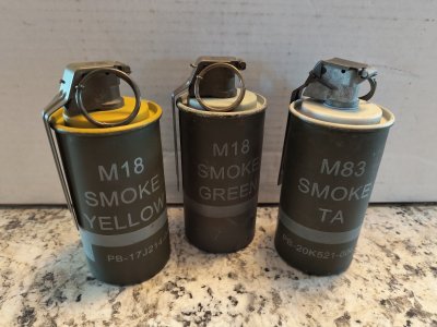 Lot of 3 inert smoke grenades