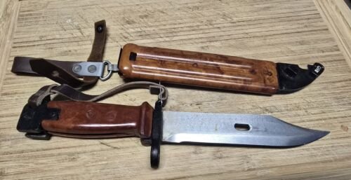 Bulgarian Circle 10 Bakelite Bayonet