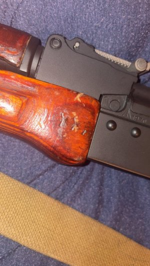 what are these markings on this Izzy LHG?