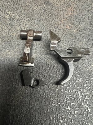 Trigger set, flash hider