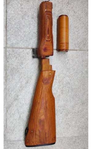 NOS Polish AKM (stamped) laminate furniture SET (stock, lower hg, upper hg, heat shield spring). Fabryka Broni Radom Armory (circle 11).