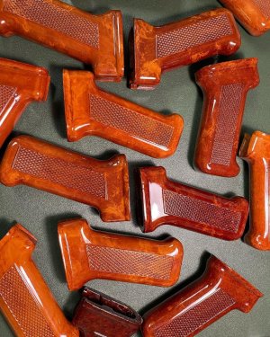 [WTB] Polish Bakelite Fatty Grip, ORANGE ONLY