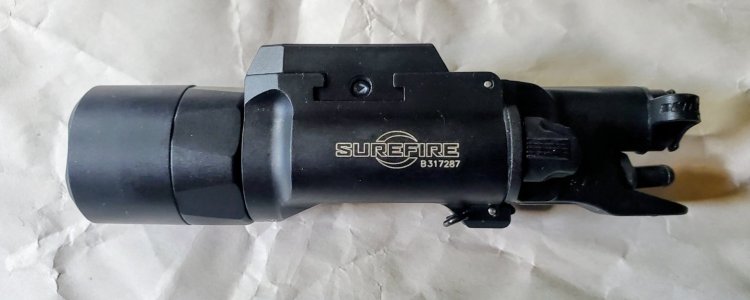SUREFIRE X300U-B W/XT00 Tailcap Switch Assembly w/ Disable