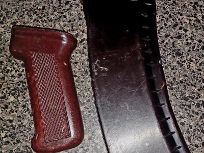 Plum flecked 545x39 mag w rack number n chocolate  plum fleck izzy grip