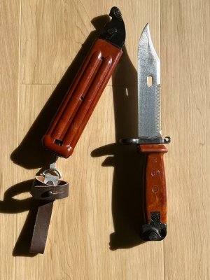 Circle 10 Bakelite Bayonet *Bigger ((10)) Logo Version*