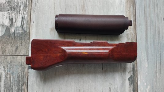 NOS bakelite Polish Tantal lower/upper handguards SET. Fabryka Broni Radom Armory (circle 11)