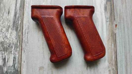 Excellent condition Polish PGs bakelite Fatties. Fabryka Broni Radom Armory circle 11)