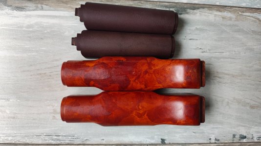 NOS bakelite Polish Tantal lower/upper handguards SET. Fabryka Broni Radom Armory circle 11