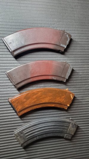 4x Magazines, 1x Russian Pouch