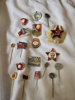 Collectible paper notes and Pins