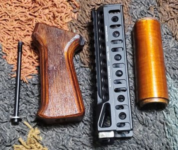 ZENTICO LOWER HANDGUARD, RUSSIAN LAMINATE UPPER HANDGUARD, KHYBER CUSTOMS "NINA" LAMINATE GRIP, MANTICORE ARMS NIGHTSHROUD 24X1.5MM, BULGARIAN SLING