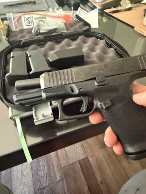 Brand New In Box Gen 6 Glock 19 w/ 3x 10 Rd mags